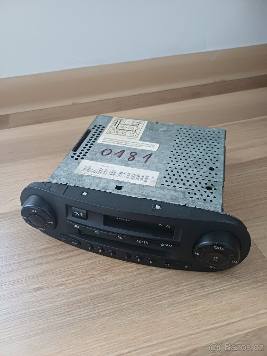 Autorádio Volkswagen New Beetle - 4