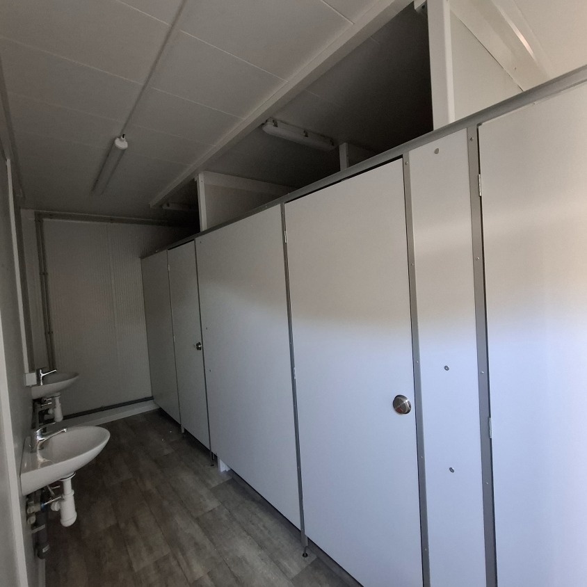 Sanitární kontejner PMP o rozměru 3 x 6 m - 4