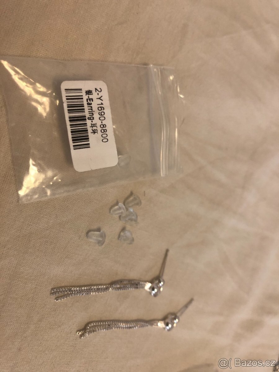 Set nausnic - NOVE. 6 paru nausnic. Jsou nove a nepouzite. - 4