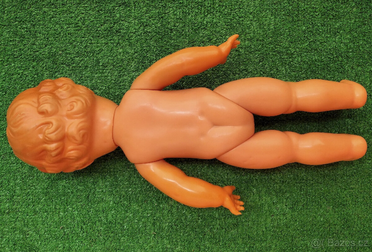 Plastová panenka na hraní, vyrobena asi v 1950 - 4