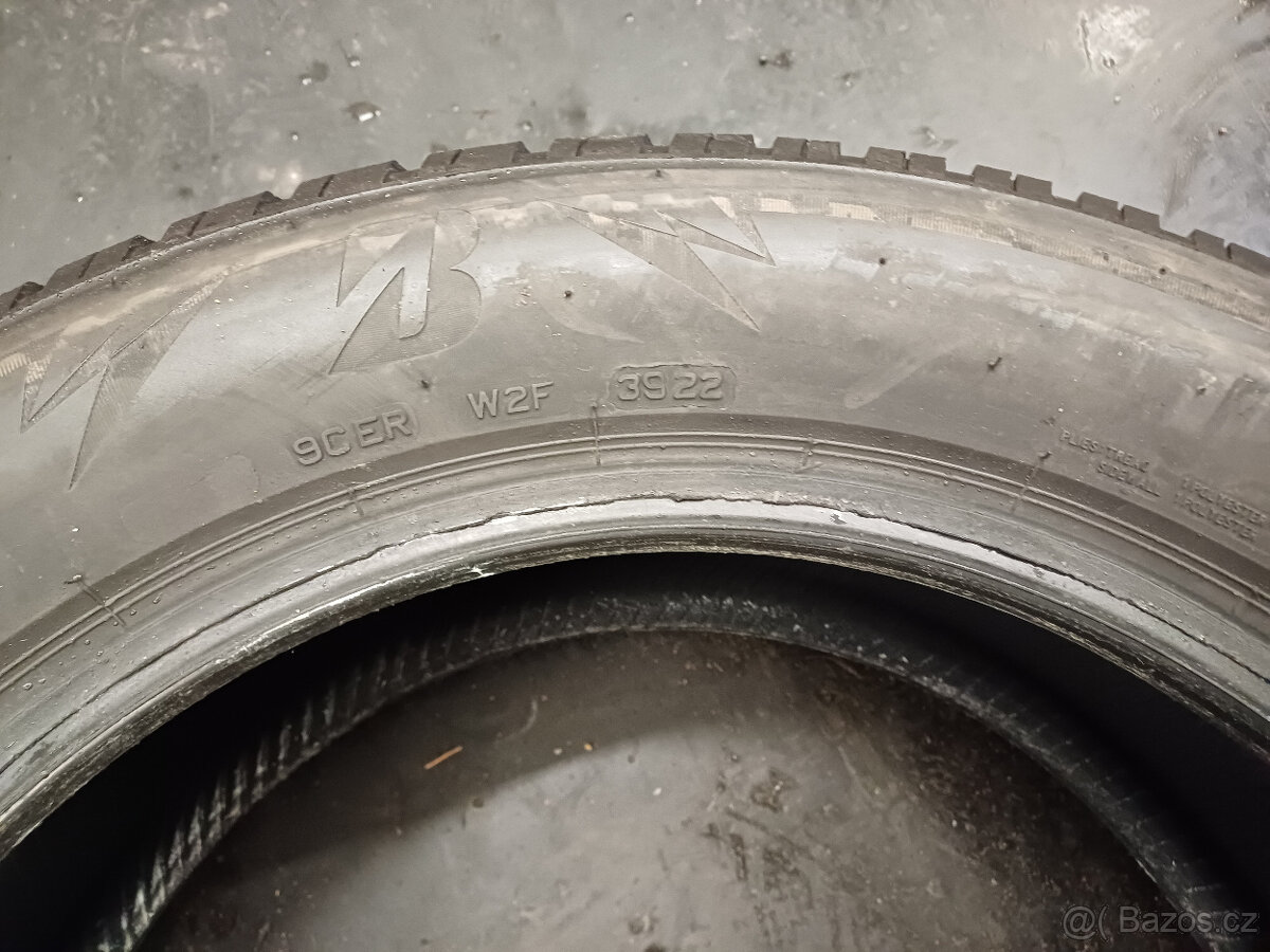 Zimní pneu Bridgestone 215/60/17 100H - 4