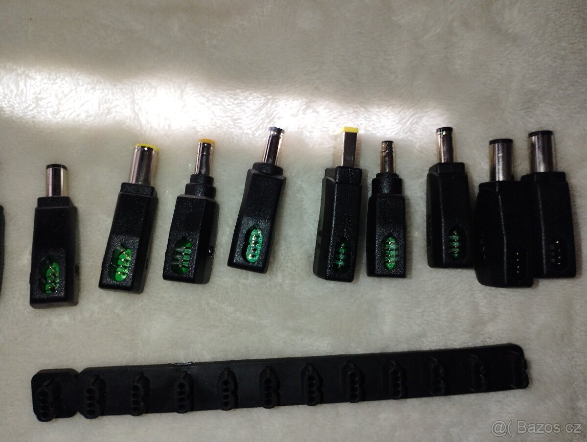 adaptery na notebooky + nabíječka na notebook - 4