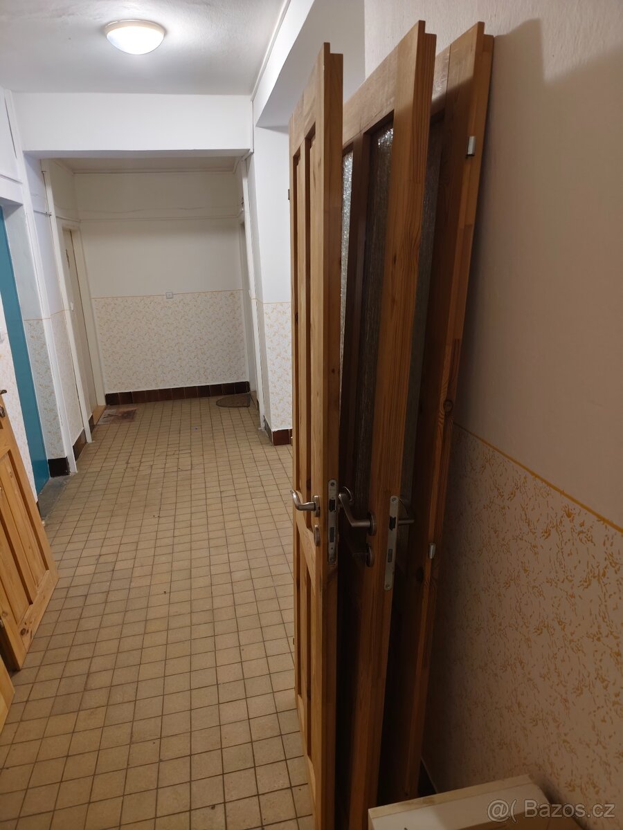 Dveře dřevěné 5 kusů - 4