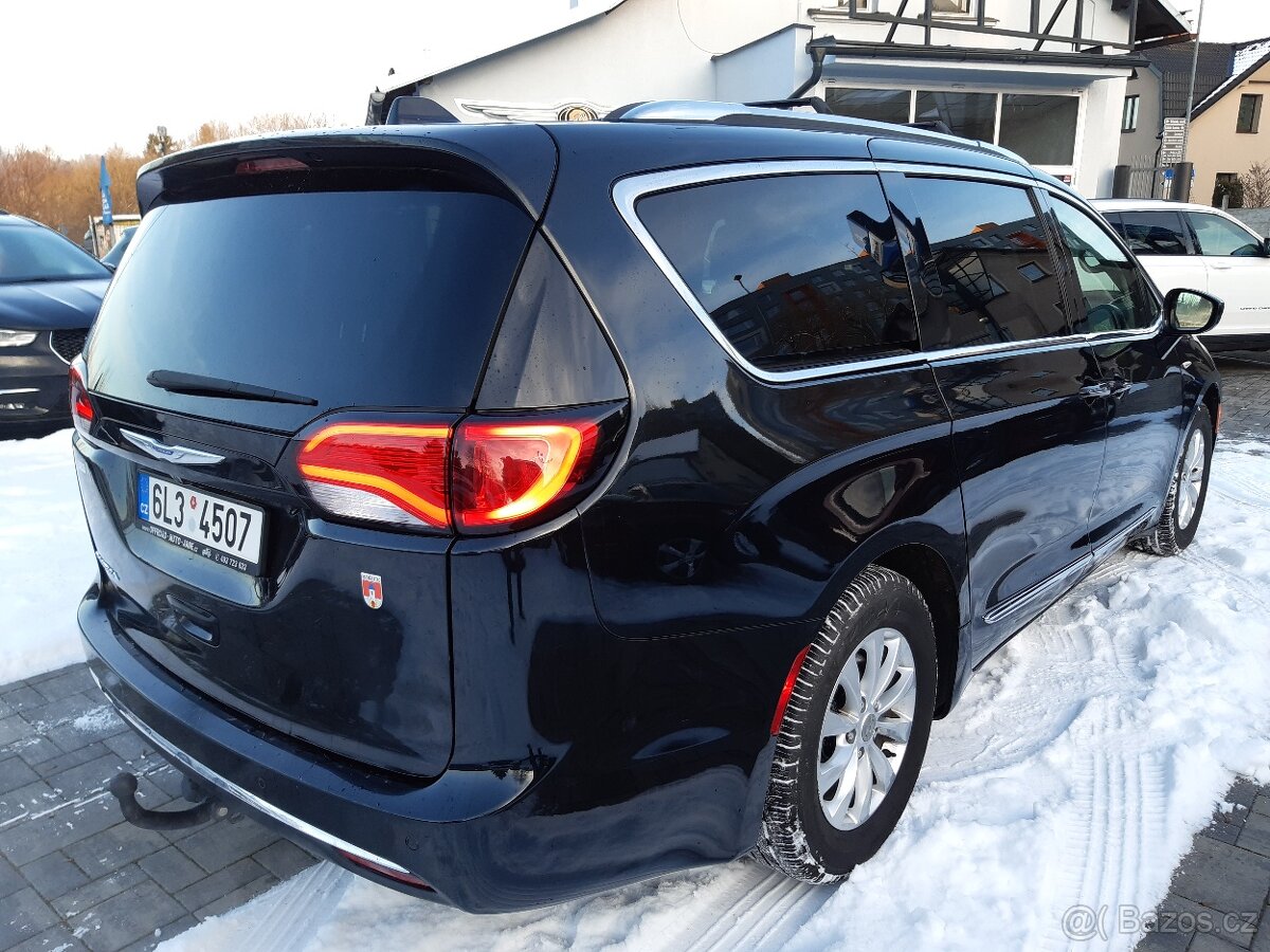 Chrysler Pacifica 3.6L, 7míst, tažné, LPG, 98.000km, Android - 4