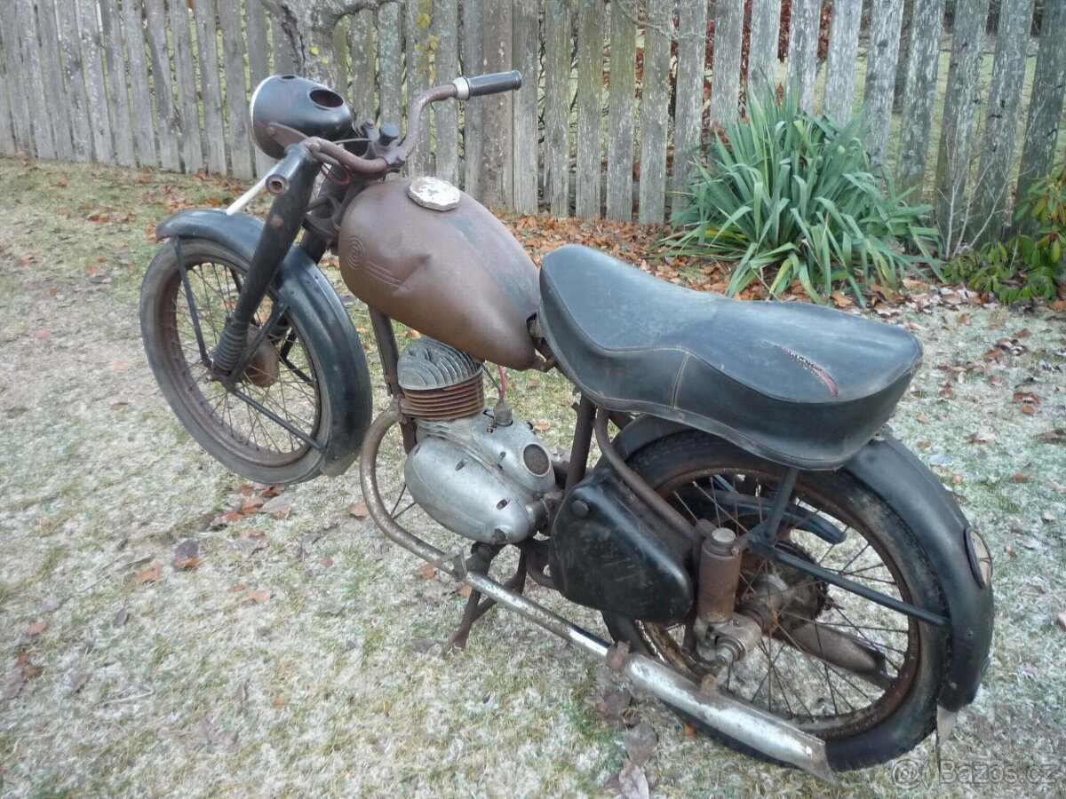 ČZ150C v nálezovém stavu - 4