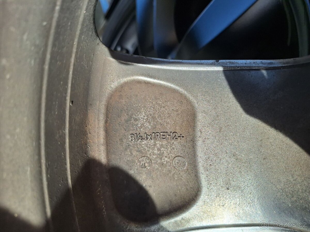 4x Al disky 19" rozteč 5x114.3 + 2x s pneu 245/55 R19 - 4