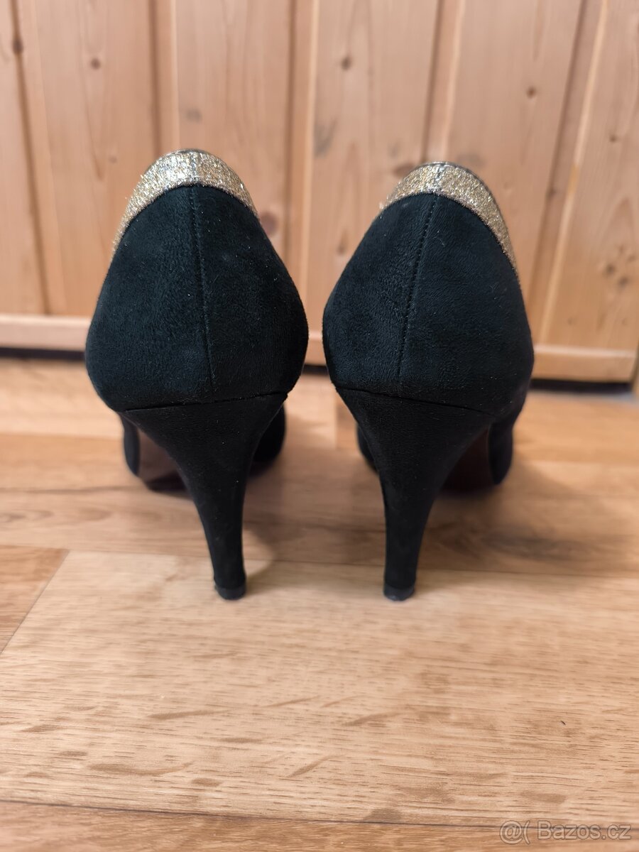 Černé semišové lodičky Tamaris,vel.40 - 4