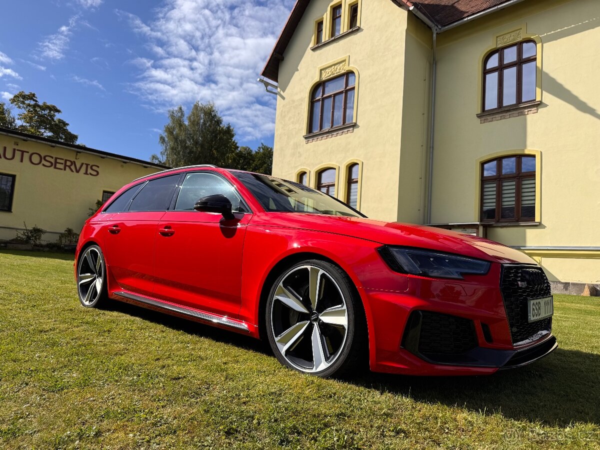 Audi RS 4 - 4