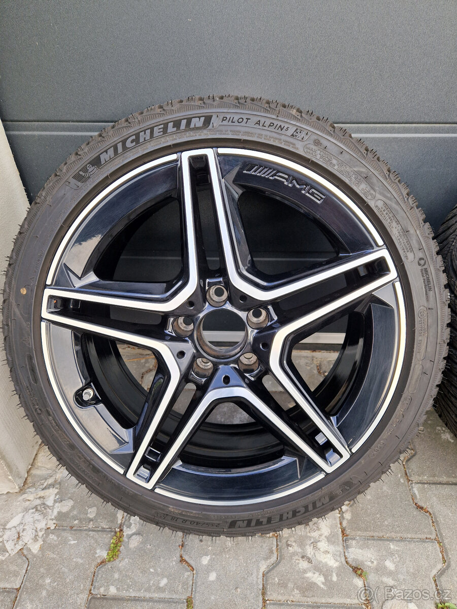 5x112 r18 kola mercedes a cla disky amg A CLA 18 alu 235 40 - 4