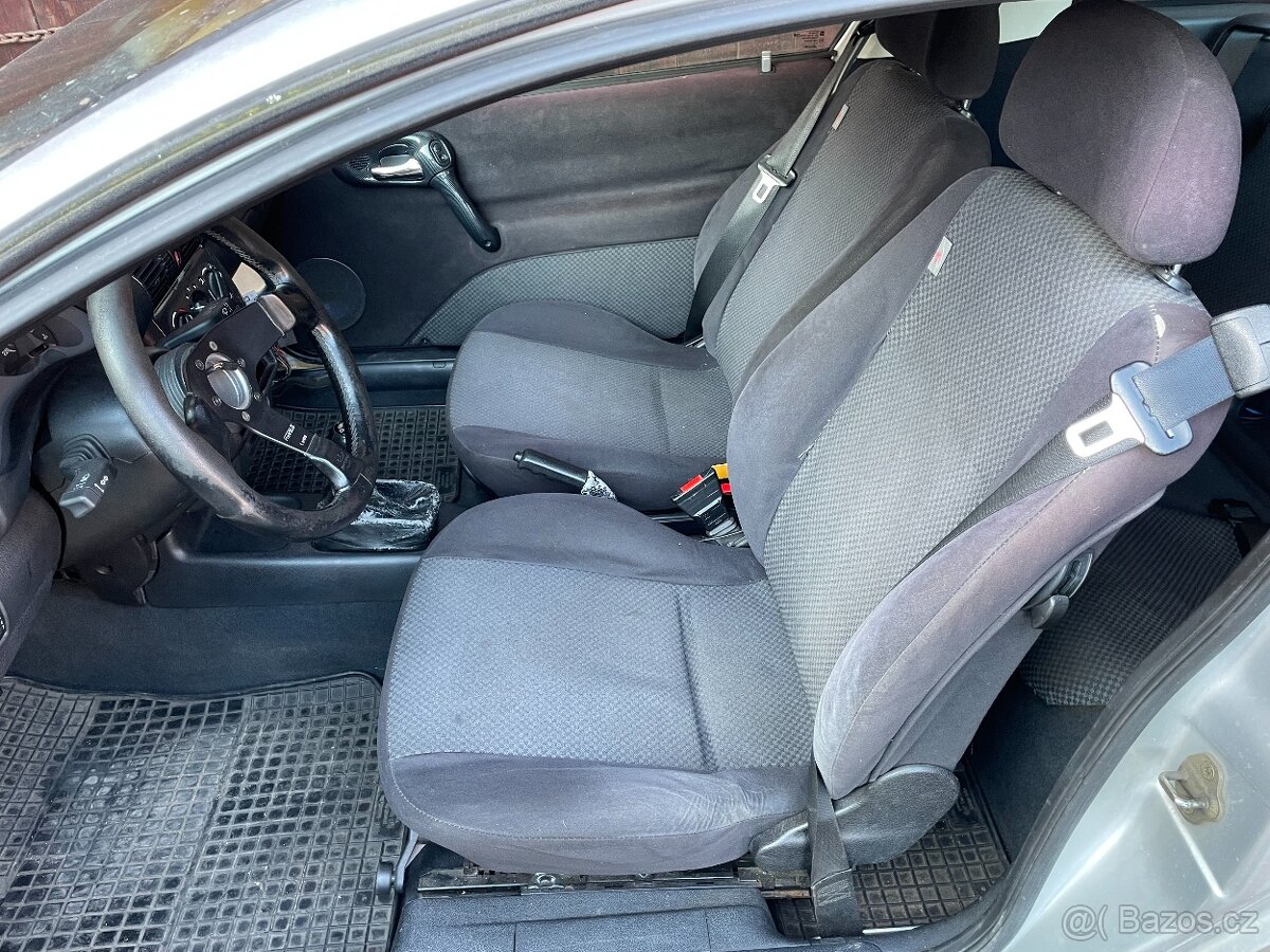 Opel Tigra ,,A" 1.4i 16V 66kW rok 2000 Náhradní díly - 4