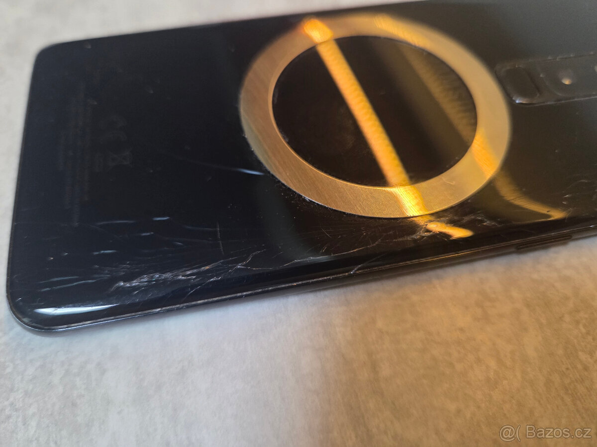 Samsung S9+ Displej ok, prasklina na zadním krytu - 4