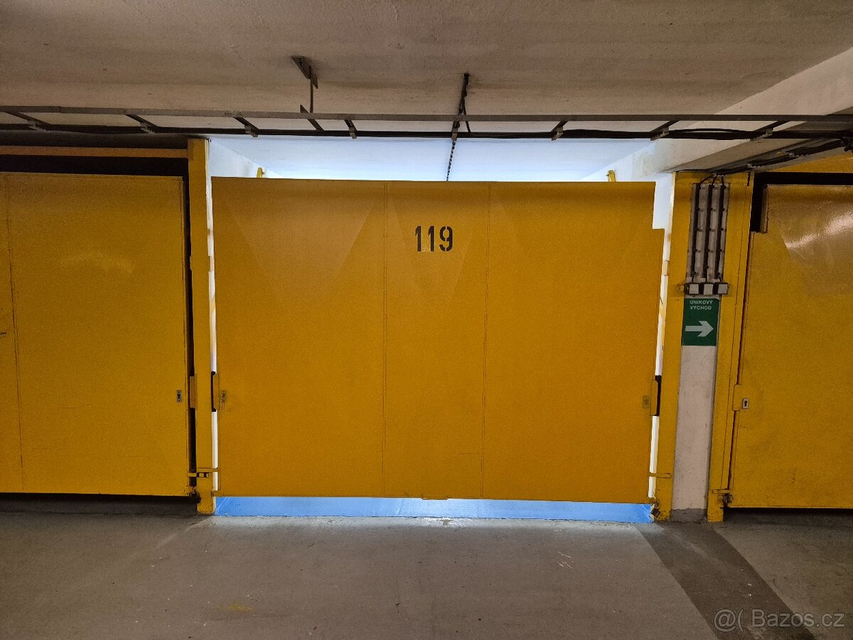 Garáž Praha - sídliště Řepy - ul. Na Chobotě - 4