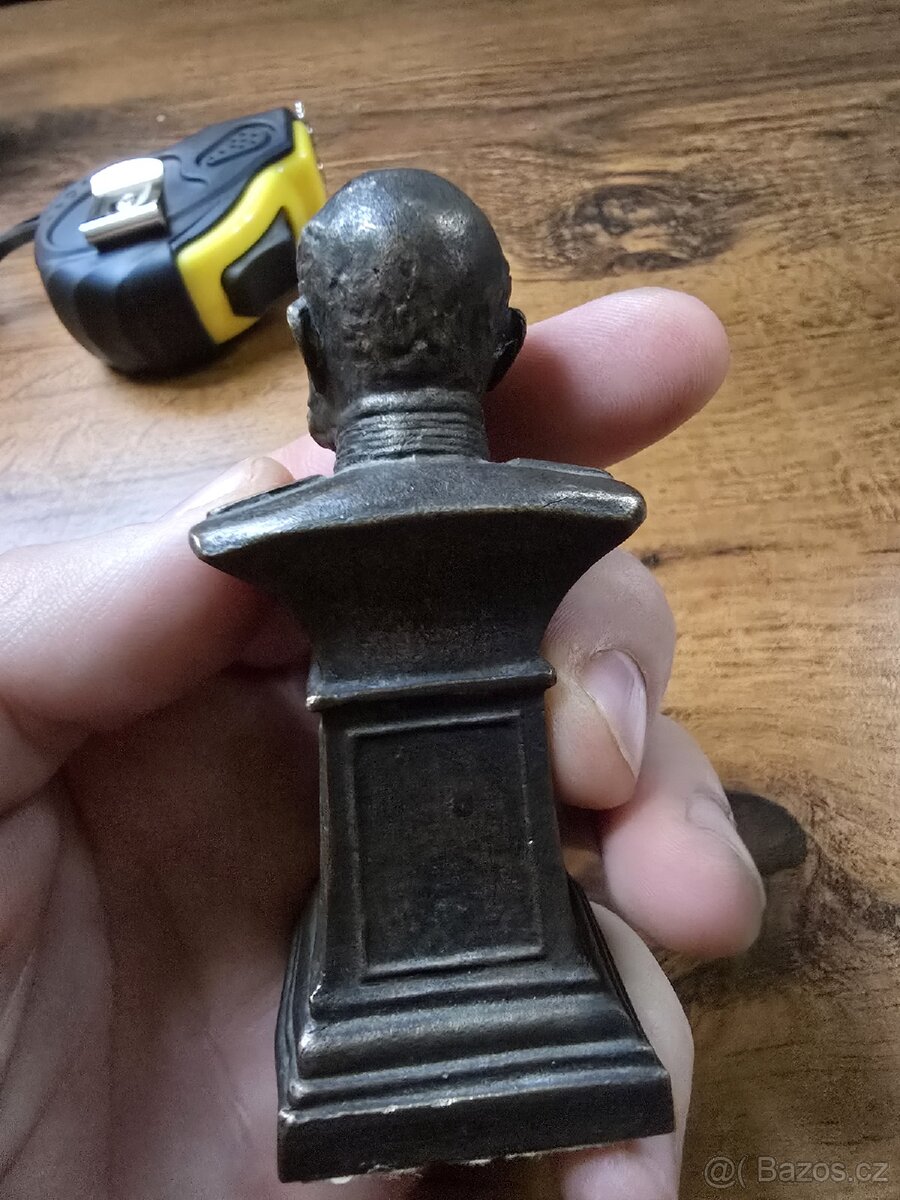 KRÁSNÁ STARÁ KOVOVÁ BUSTA- FRANTIŠEK JOSEF 1914 - 4