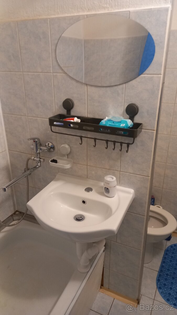 Pronájem bytu 1+1 40 m 3 patro - 4