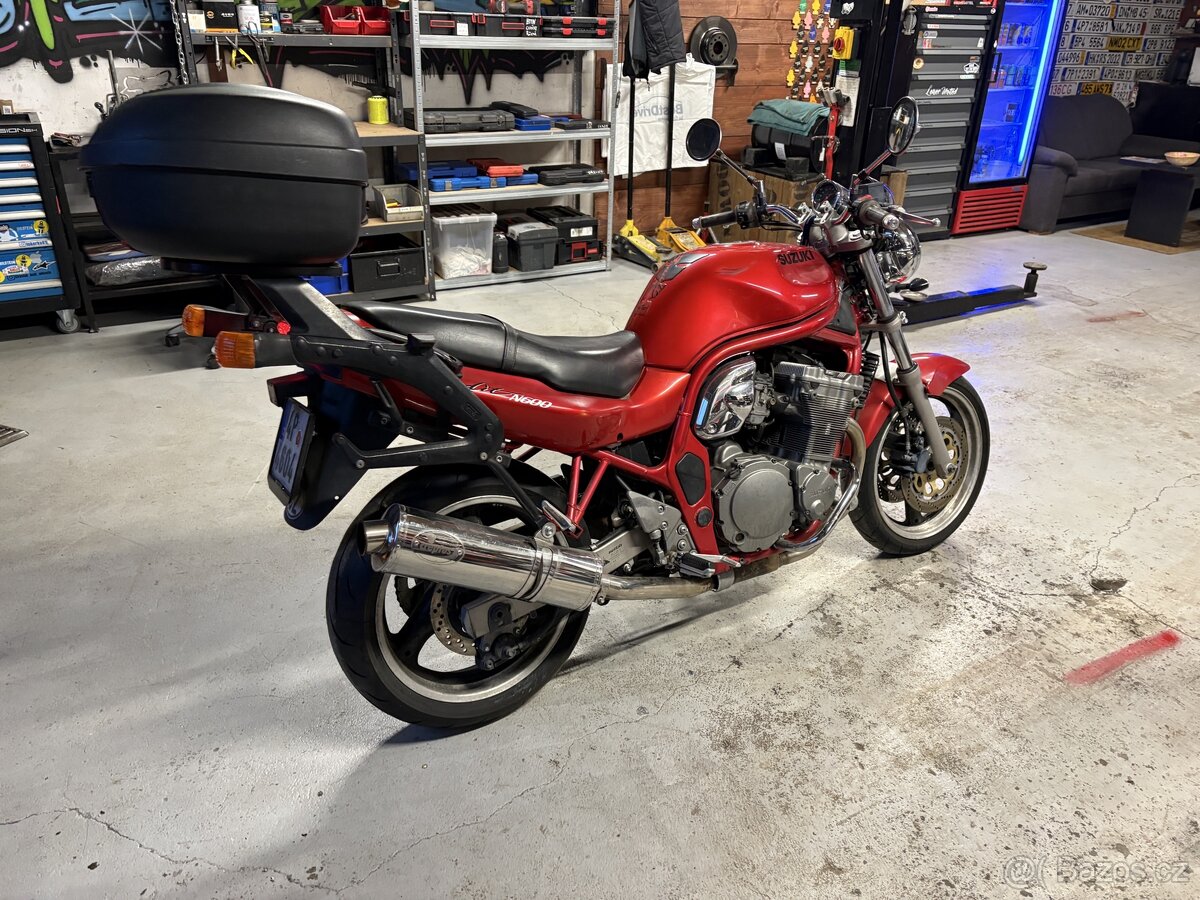 Suzuki Bandit N600 - 4