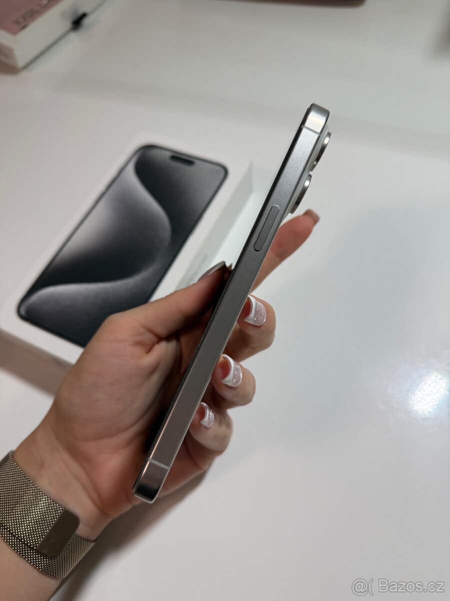 iPhone 15 Pro Max 256GB - 4