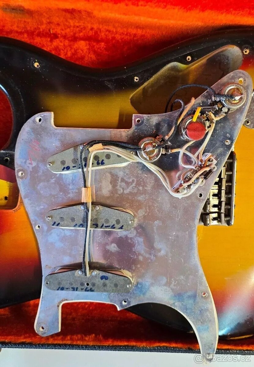 FENDER STRATOCASTER květen 1966 - 4