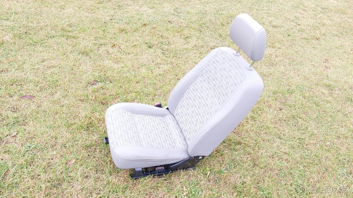 Volkswagen Transporter T5 – Sedadlo řidič - 4