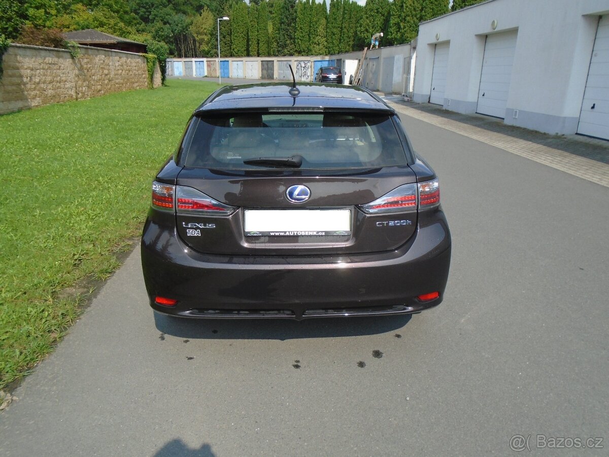 Lexus CT200H - 4