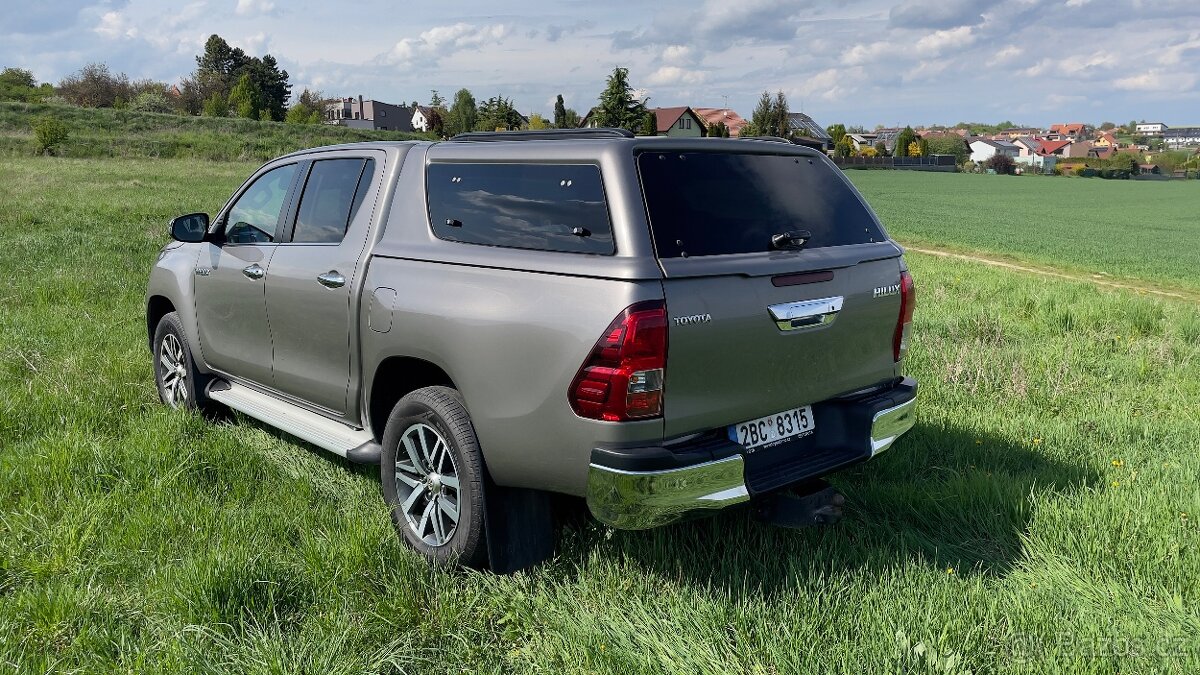 Toyota Hilux 2,4 110kw 4x4