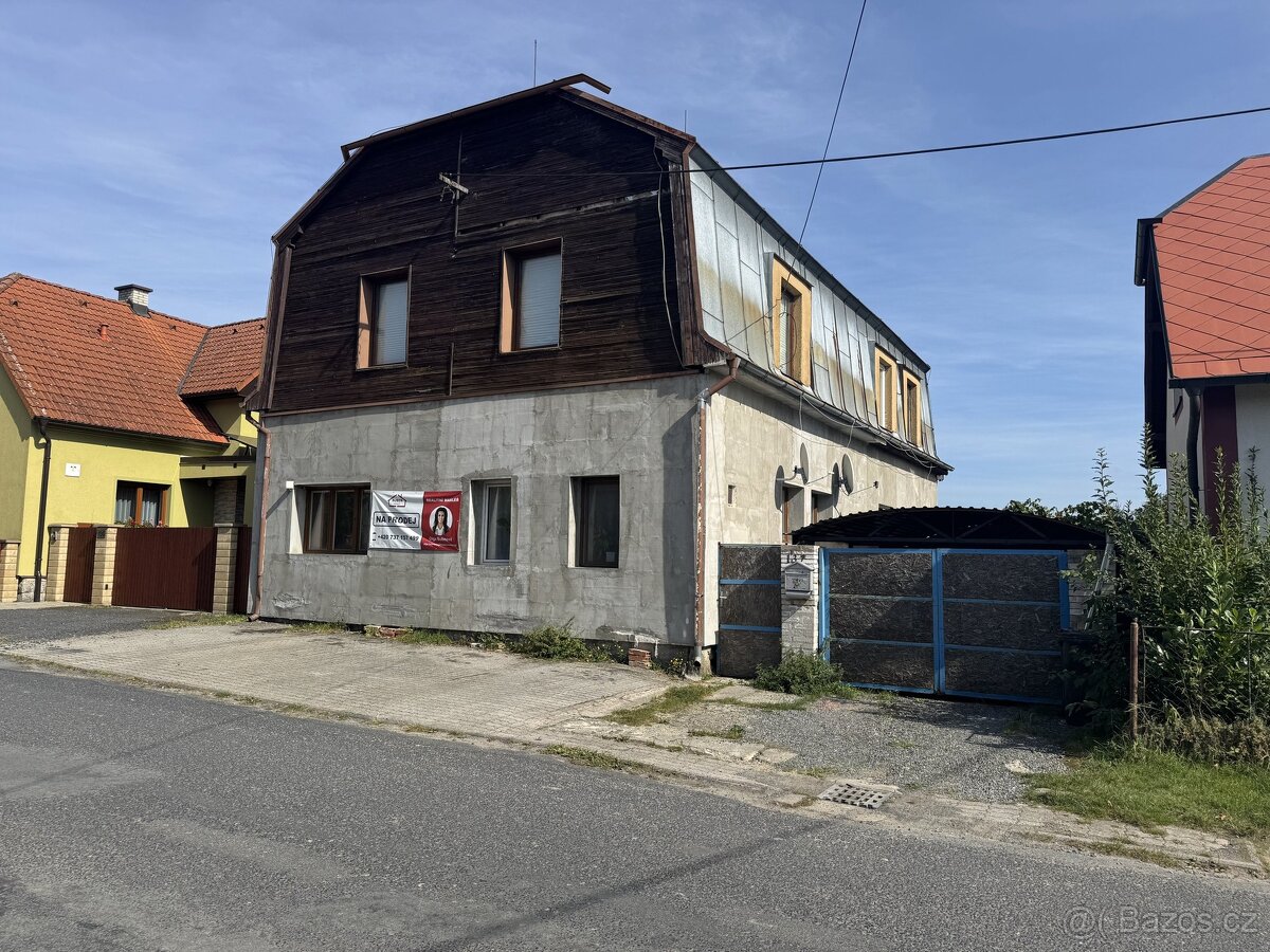 RD se čtyřmi bytovými jednotkami (užitná plocha 460 m²) - Dl - 4