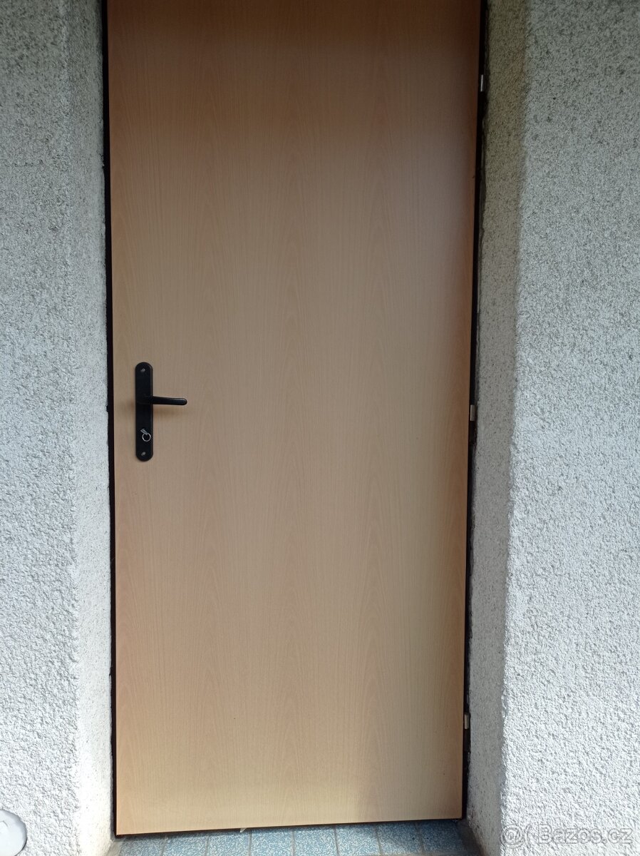 Dveře vnitřní pravé, plné,buk š.80, 3 ks - 4