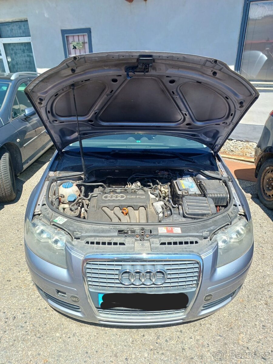 Prodám nepojízdnou Audi A3 sportback - 4