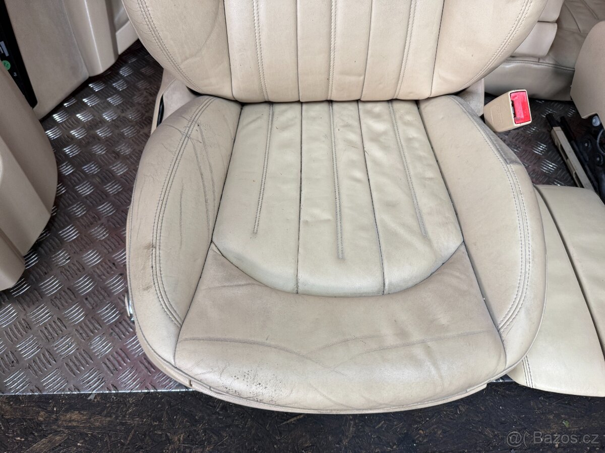 SEDAČKY AUDI A8 4H D4 - 4
