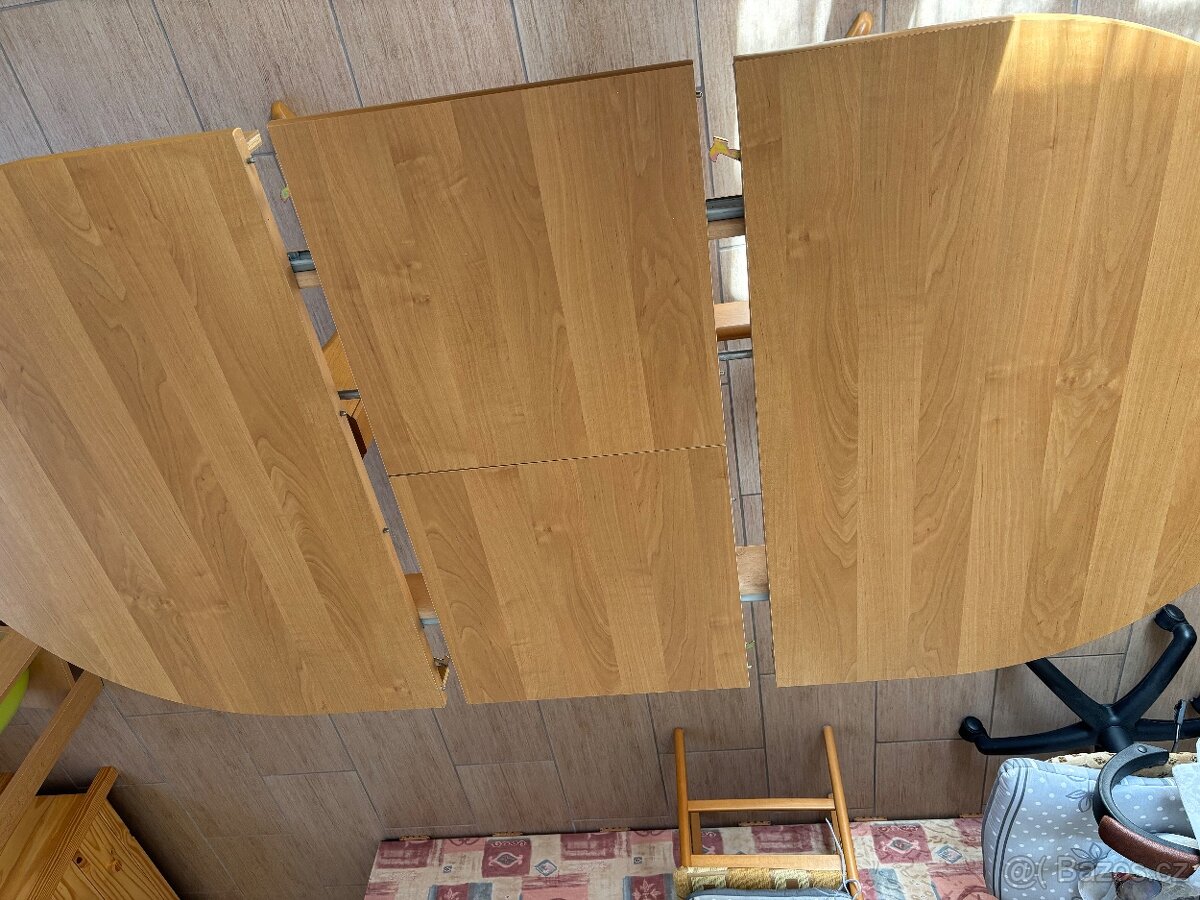 Jídelní stůl + židle - 4