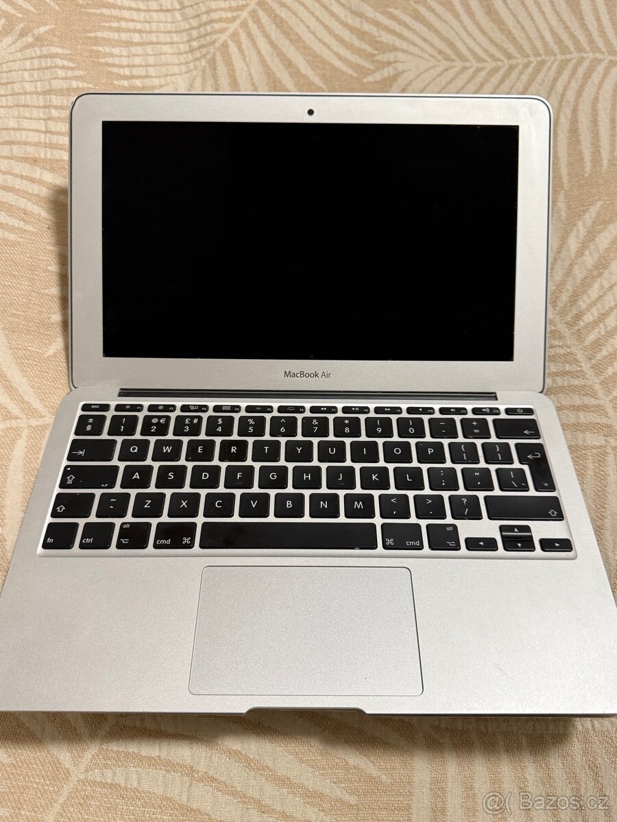 MacBook Air 11 2011 - 4