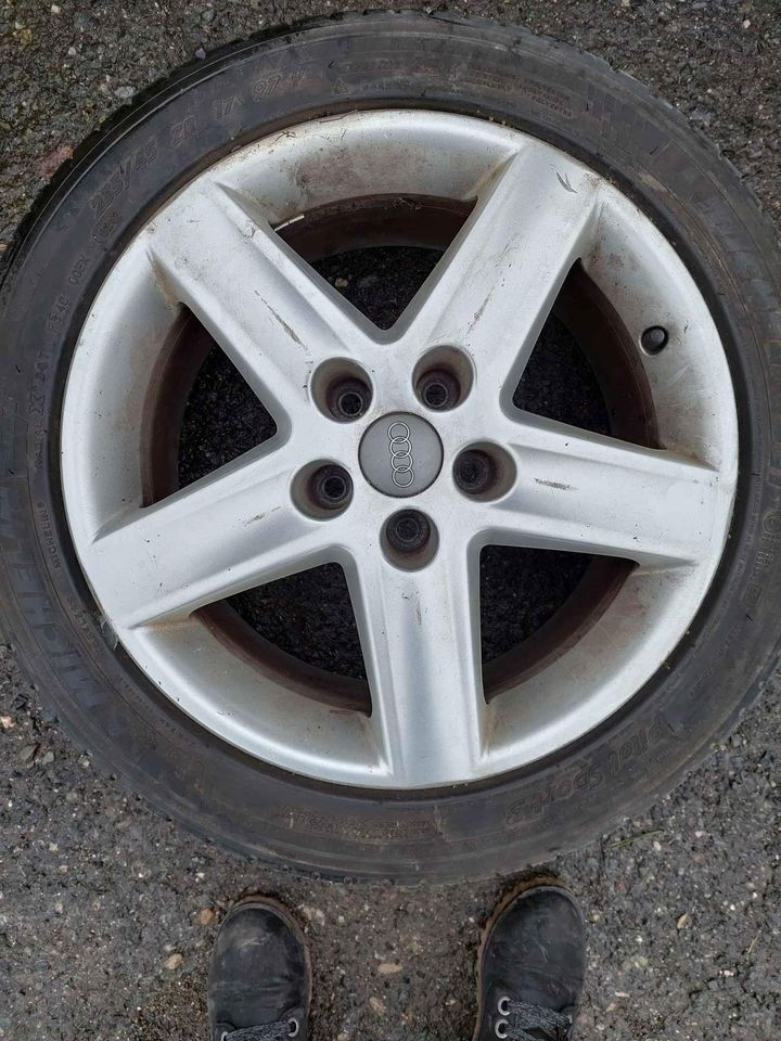 Alu disky Audi A4 7,5J x 17H2 ET45 - 4
