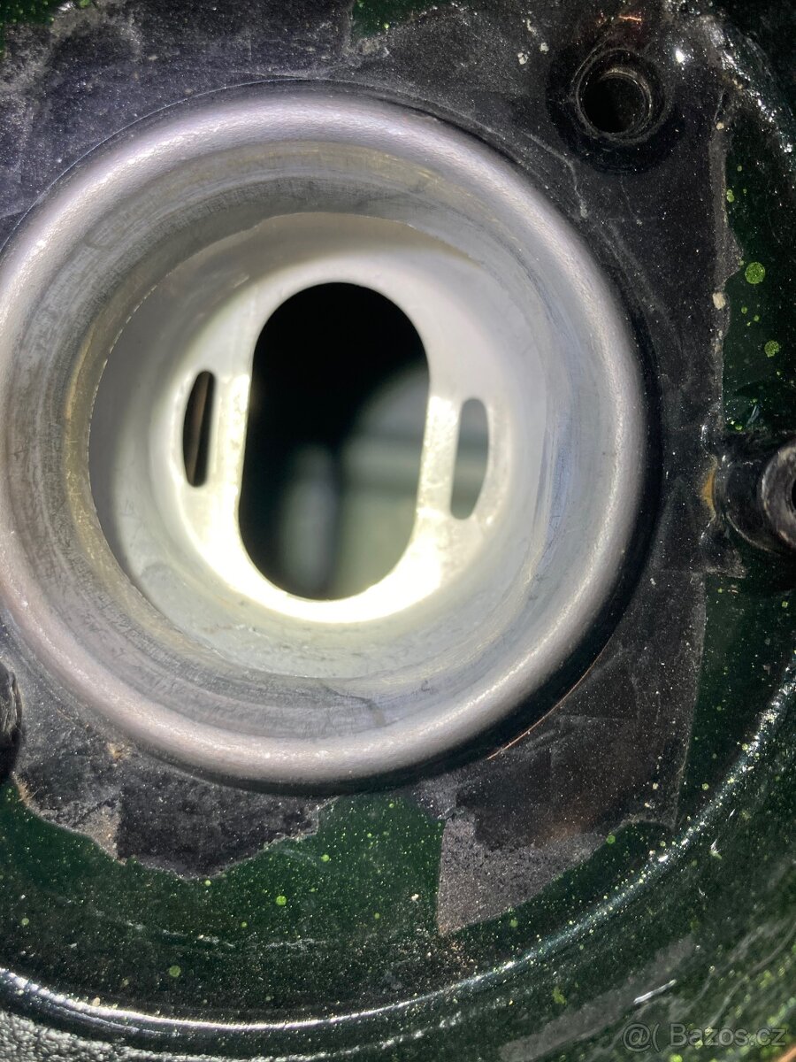 nádrž Kawasaki Z1000SX - 4