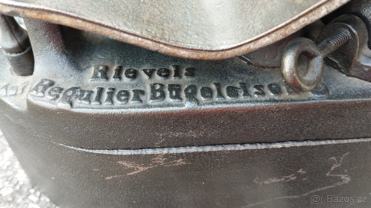 Obrovská komínová velmi stará sbírková žehlička D.R.G.M. - 4