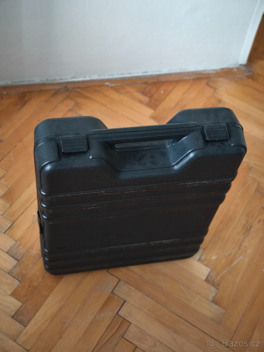 Satelitní set v kufru. - 4