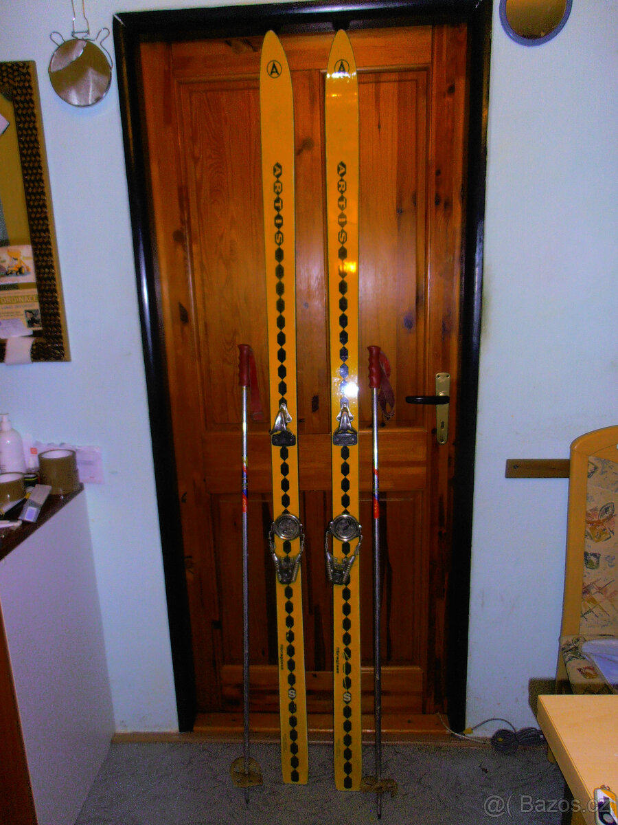 RETRO SJEZDOVÉ LYŽE ARTIS - 4