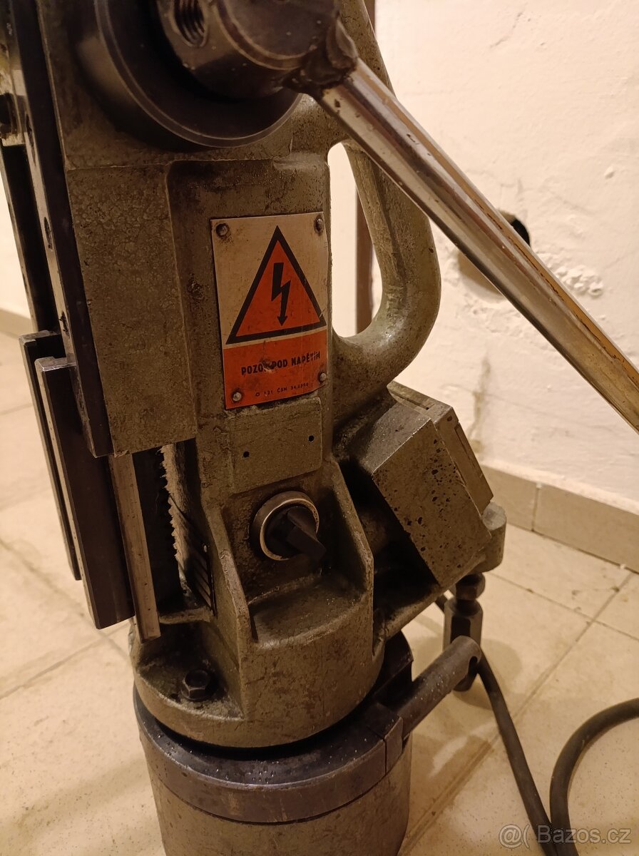 Prodám magnetický stojan VJ 432 - 4