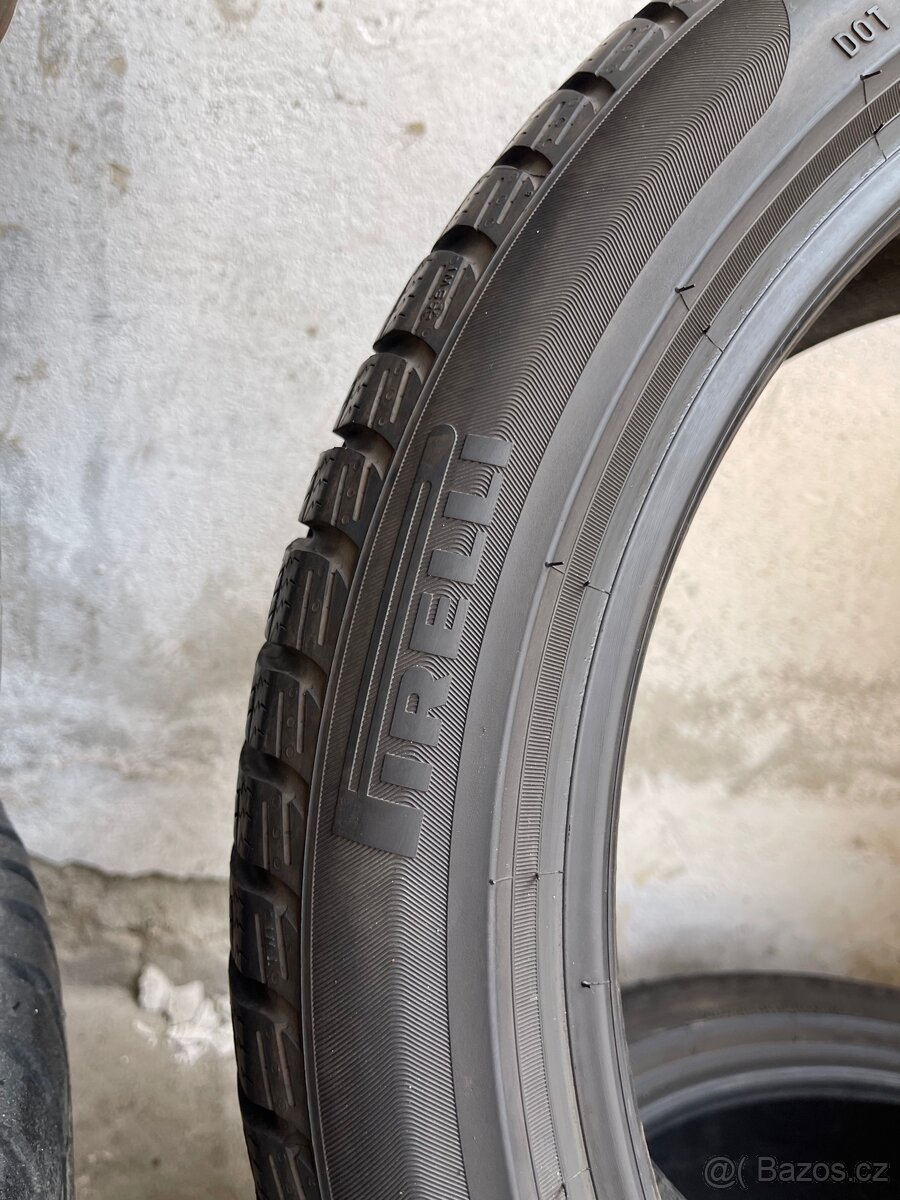 Zimní pneum 225/45/18 Pirelli Sottozero 3 - 4