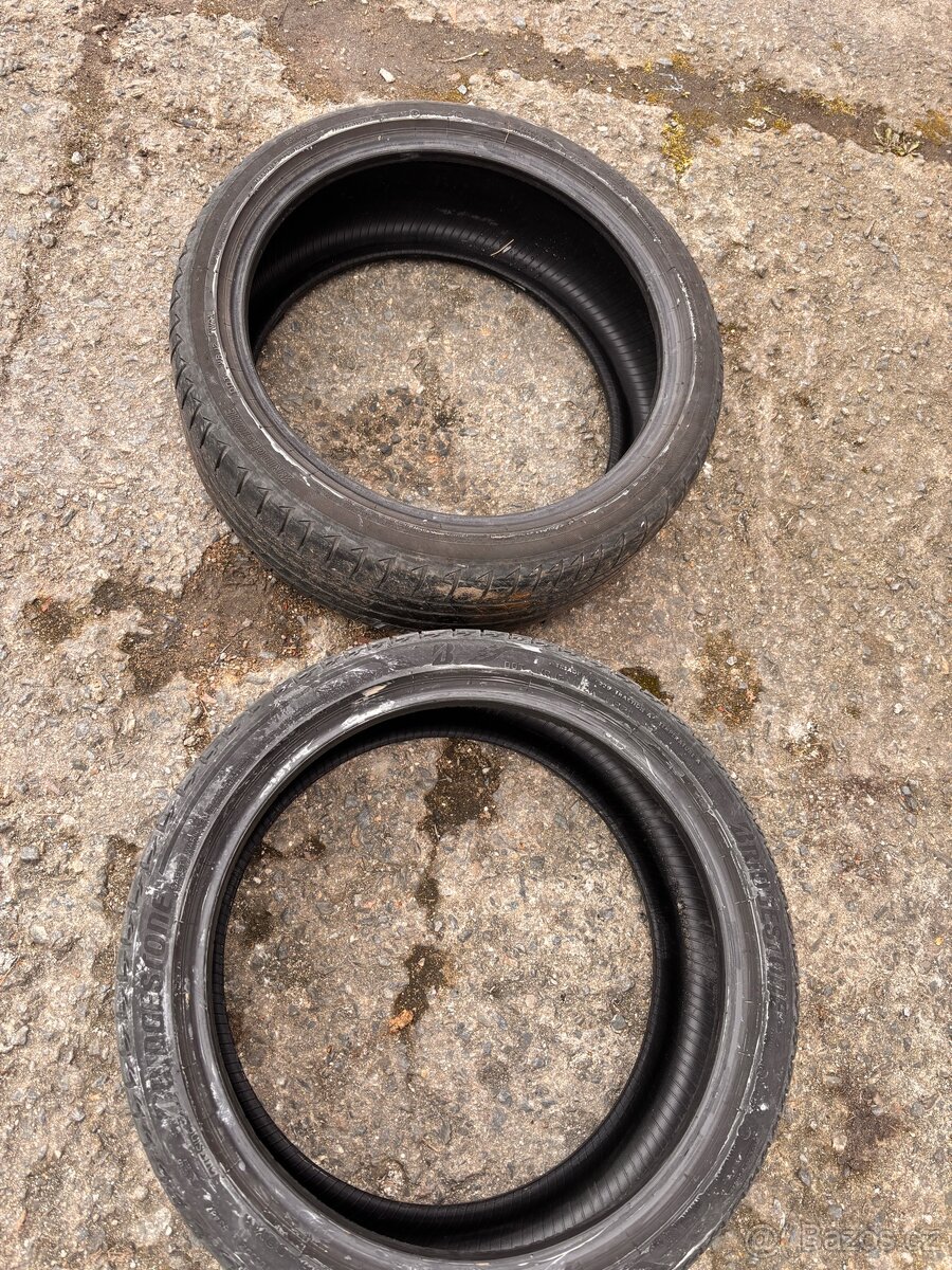 225/40R19 letni - 4