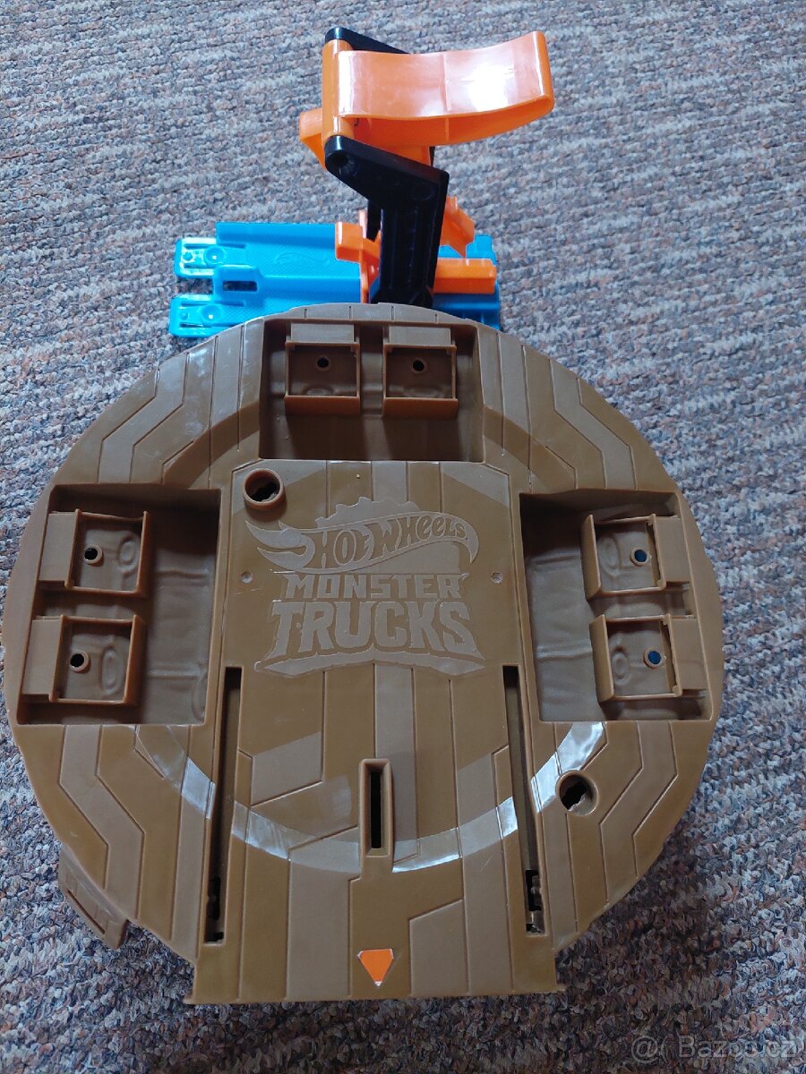 Hot Wheels monster trucks - 4