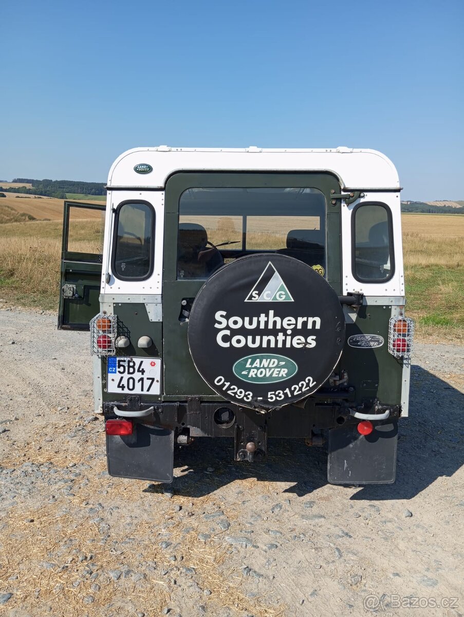 Land Rover Defender 88