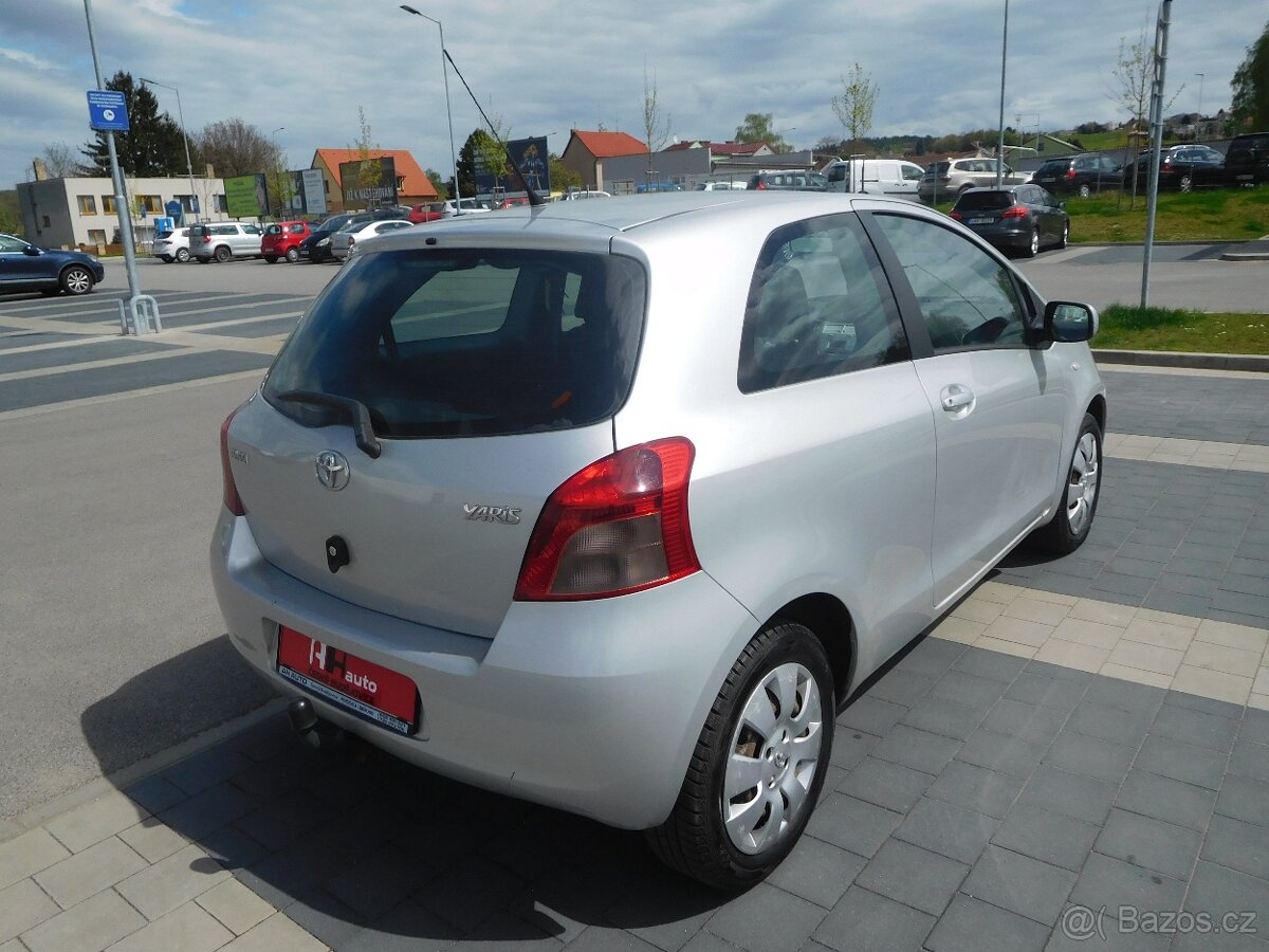 Toyota Yaris 1.0 VVTi Base, 51 kW, Klima - 4