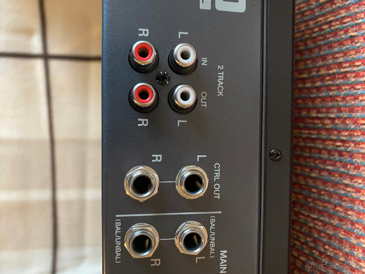 Mixážní pult Alto Live 1202 - 4