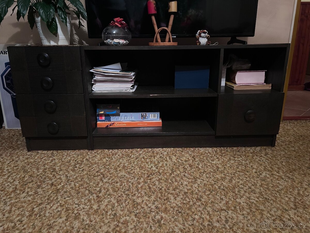 Hezká nábytková stěna - 4