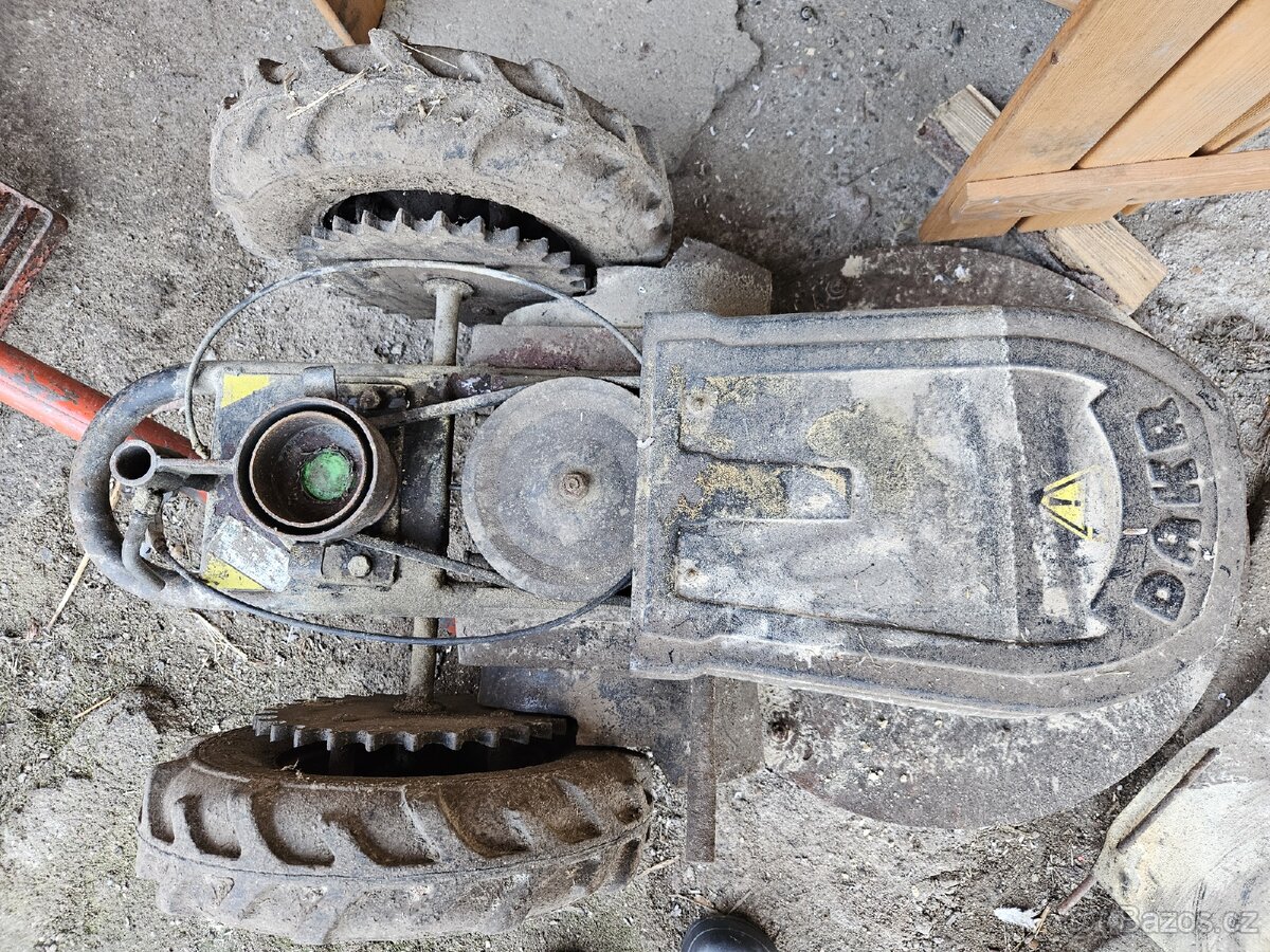 Zahradní traktůrek TERRA VARI - 4