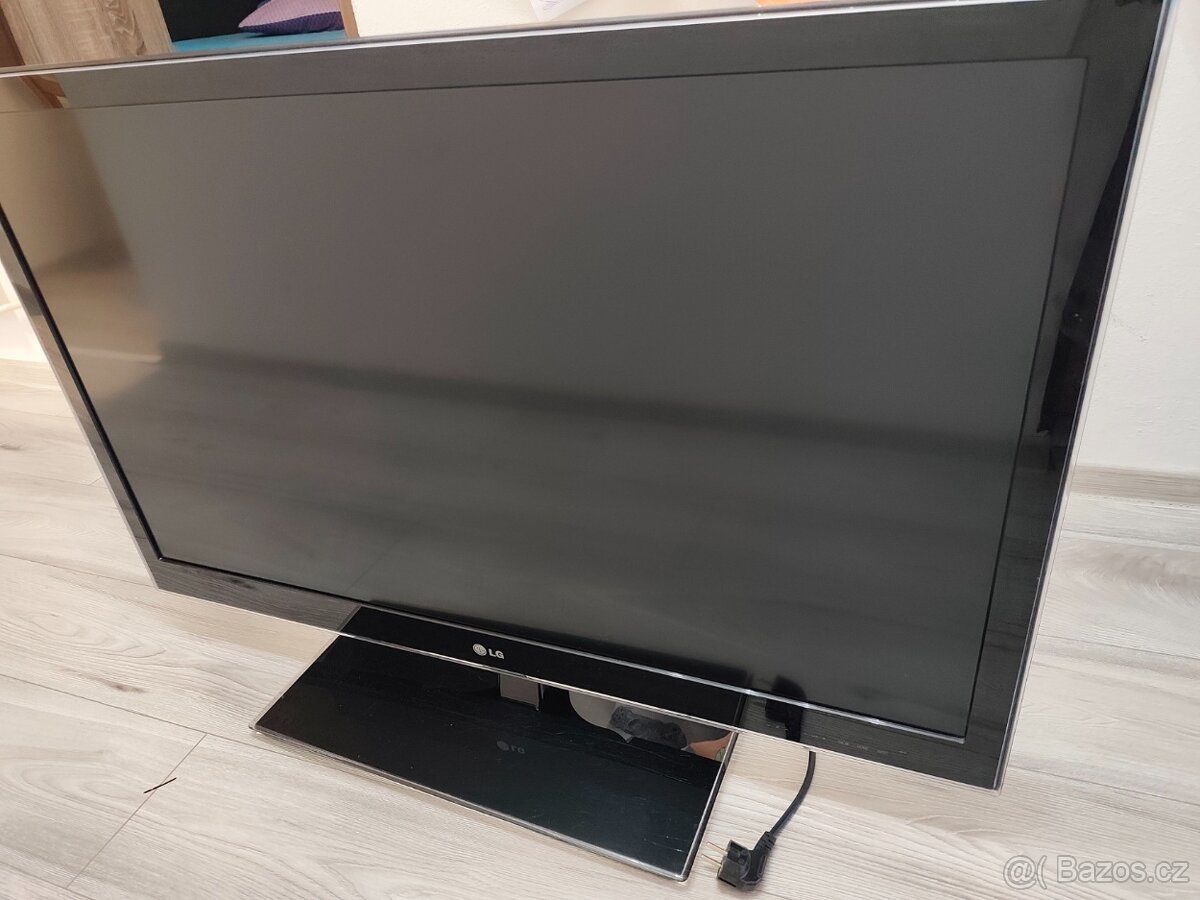 3D Televize LG 42LW4500 - bez brýlí - 4