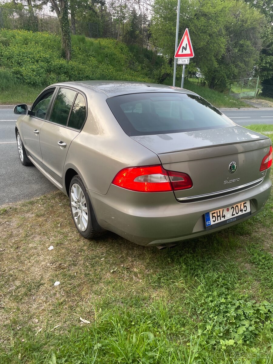 Škoda Superb - 4