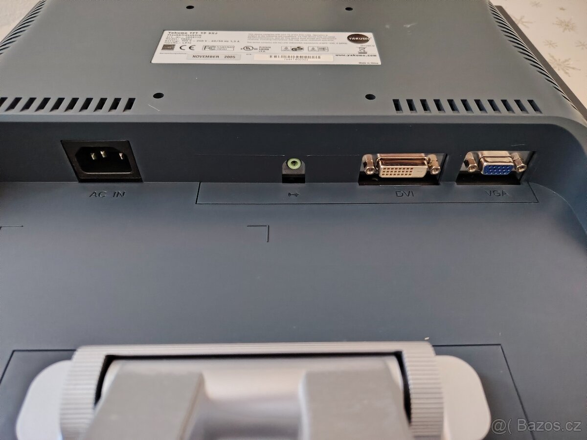 MONITOR YAKUMO 19" - 4