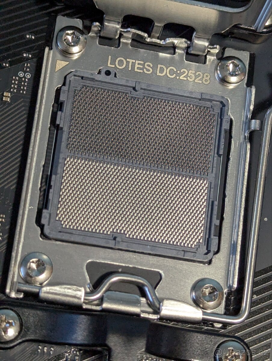 MSI MPG X870E CARBON WIFI - 4