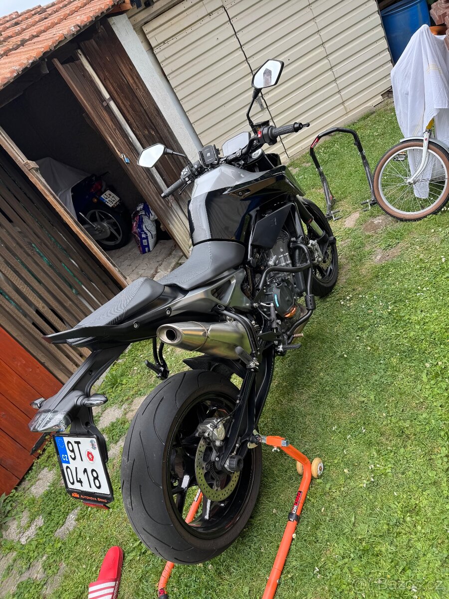 KTM Duke 790 - 4