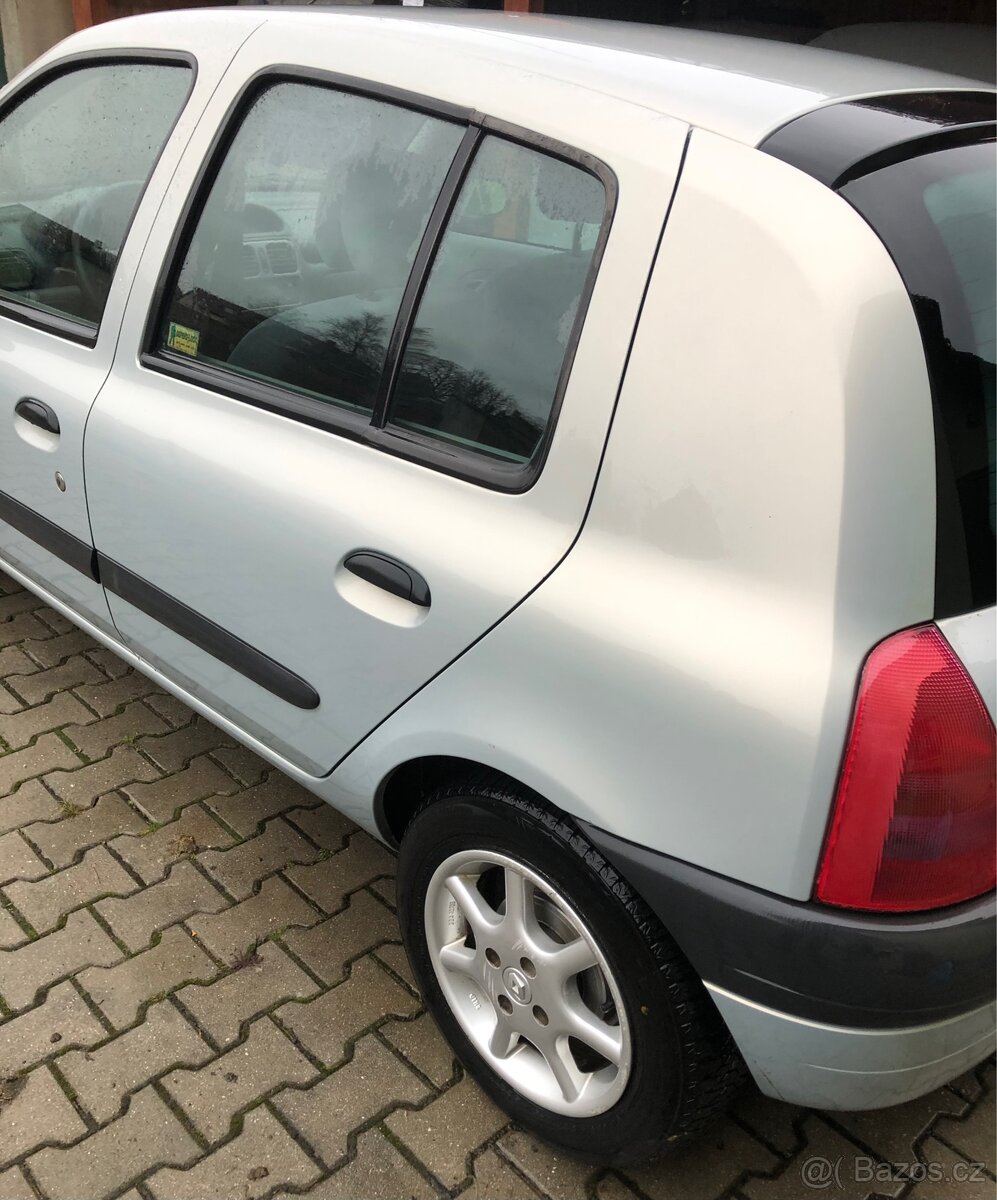 Renault clio 1.6i automat, nová Stk121tis. km - 4